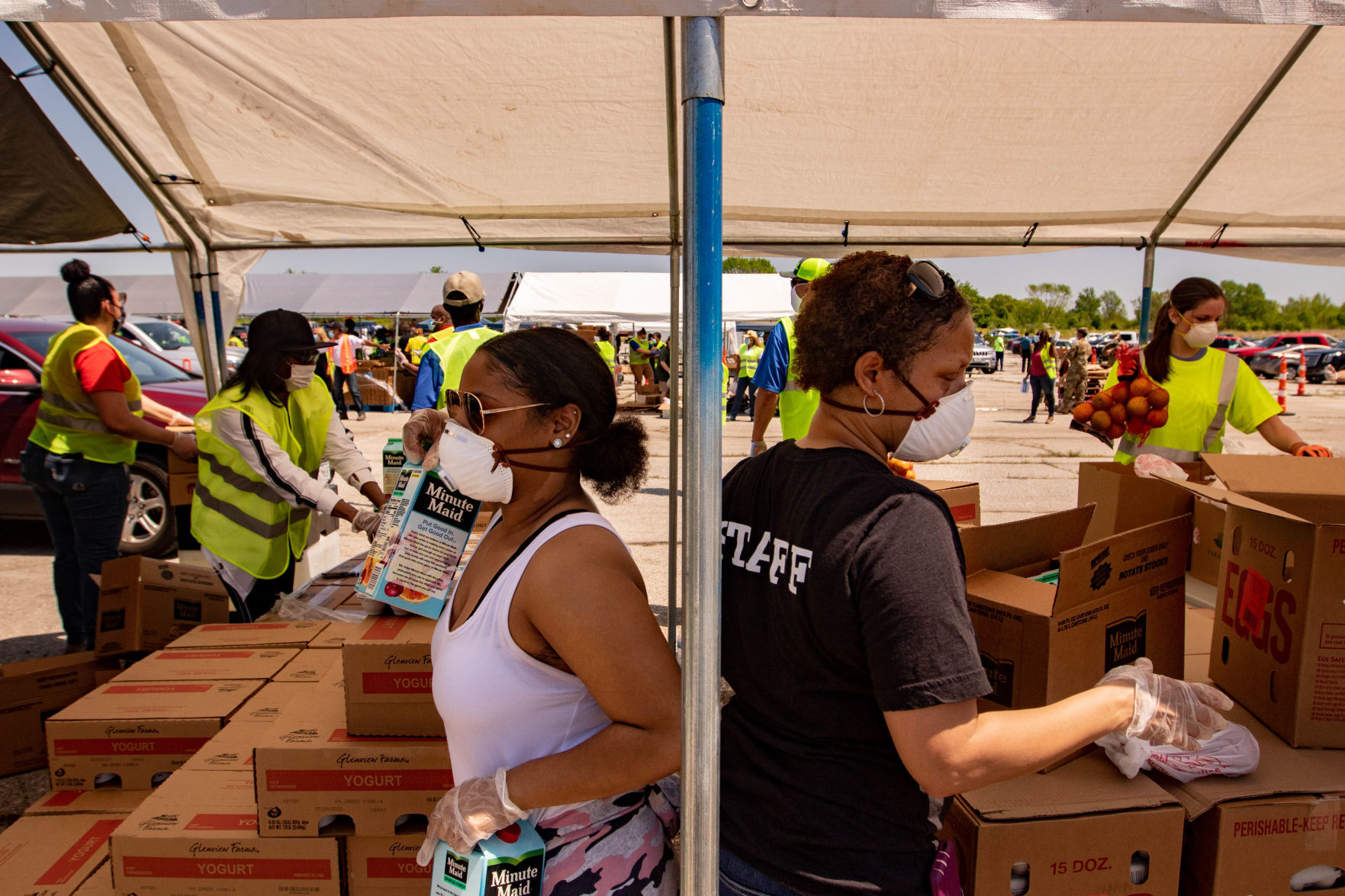 St. Louis region holds largest food distribution for thousands in need